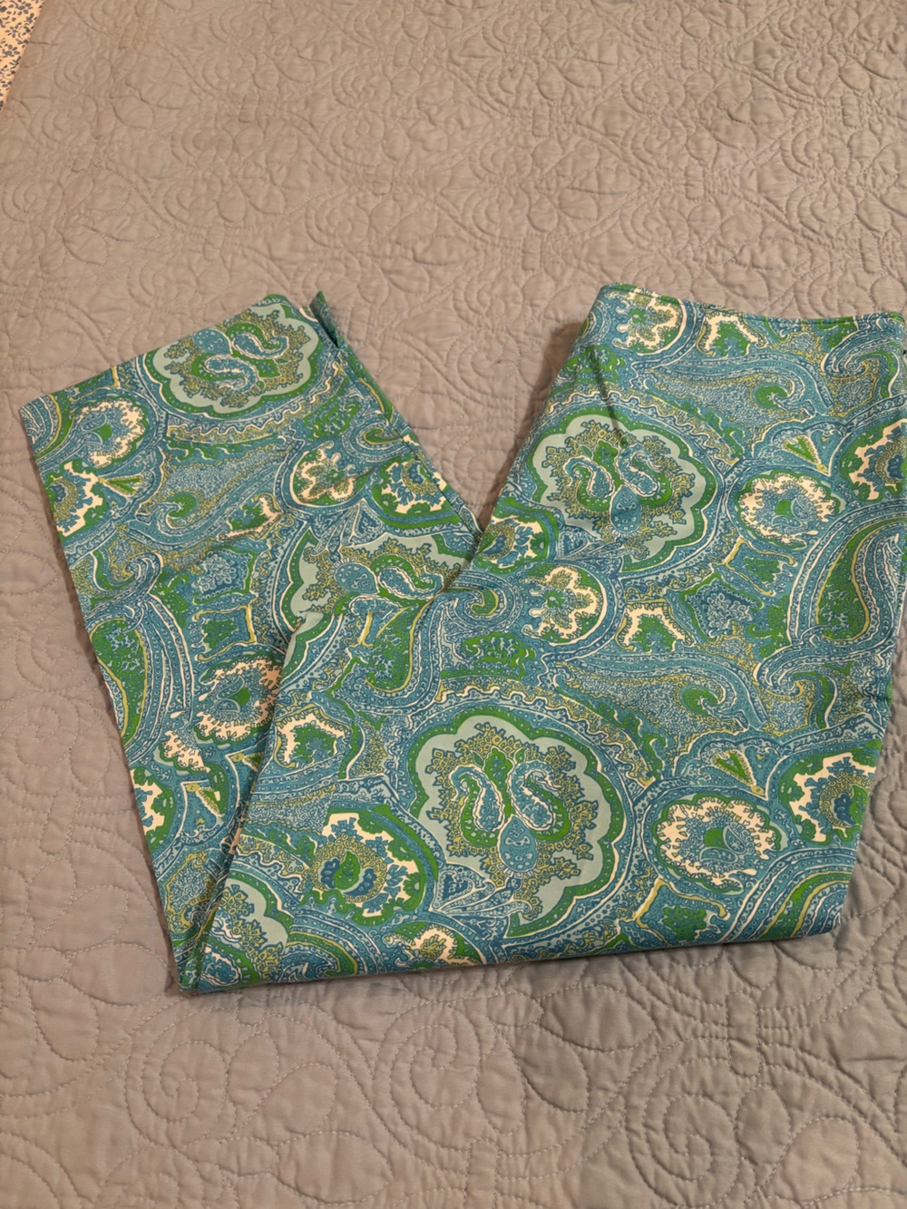 Talbots Green and Blue Paisley Women’s Side Zip Size 8 Crops